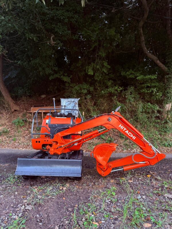日立　 EX8-2　中古 日立 ミニ油圧ショベル | 稼働時間832h | 8PS | 整備済・即使用可 | ミニユンボ 建設 農業 造園 - Image 9