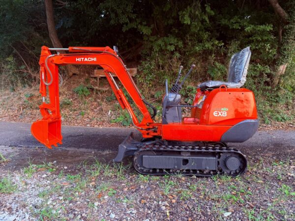 日立　 EX8-2　中古 日立 ミニ油圧ショベル | 稼働時間832h | 8PS | 整備済・即使用可 | ミニユンボ 建設 農業 造園 - Image 8